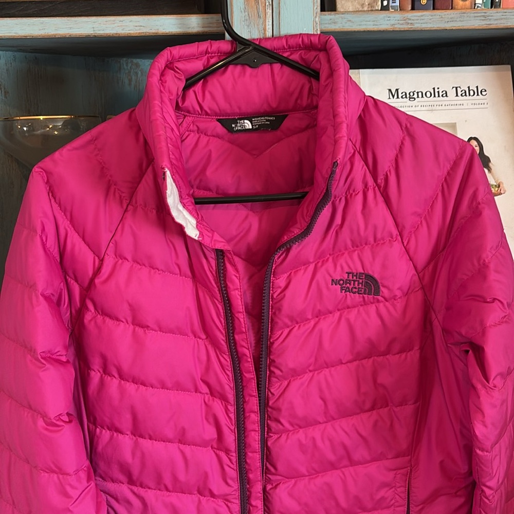 The north face 550 hot pink zip up jacket